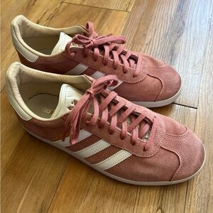 Adidas Gazelle size 7